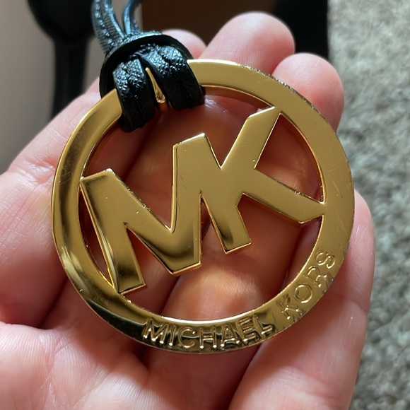 Michael Kors large size purse like new - Picture 2 of 8